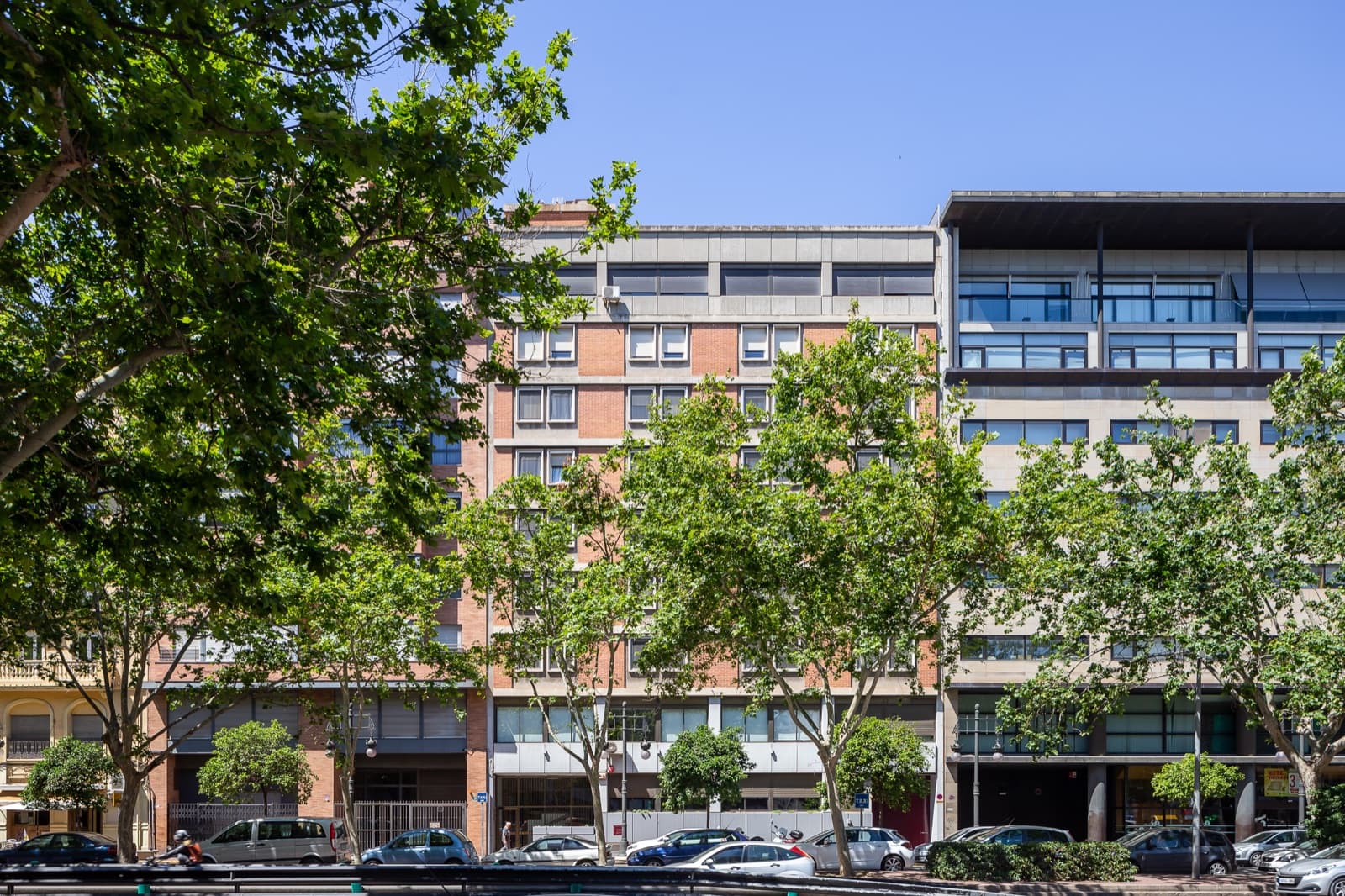 Fachada de la Residencia Universitaria Anunciata en Valencia